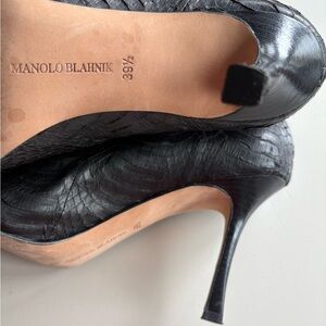 Manolo Blahnik Black Heels Classic Design